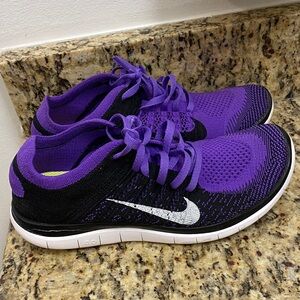 Nike Women's Black and Purple Sneakers size  7.5